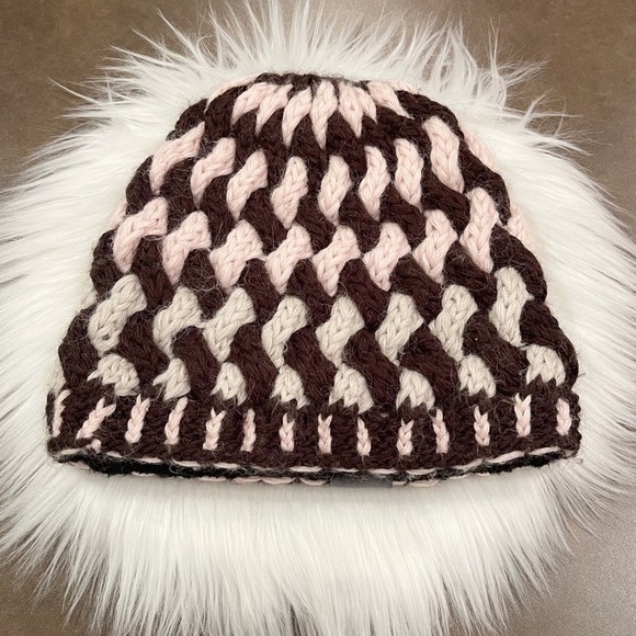 The North Face Hat Cable Knit - Picture 2 of 3